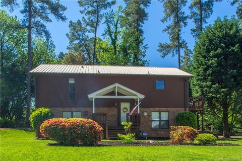 21429 Pinecrest Place