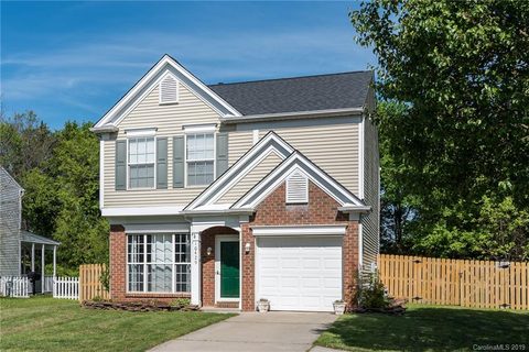 10429 Roundleaf Drive sold home in Loren Farms, Charlotte, NC