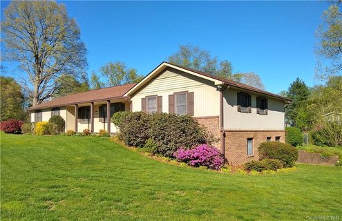 1 Carolewood Drive