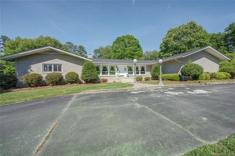 Previously sold for $305,000