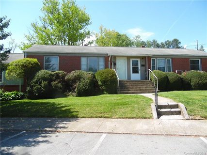 88 Trowbridge Lane