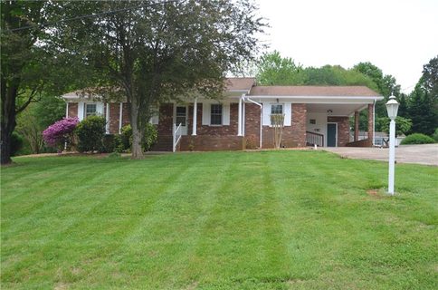 1760 23rd Avenue Lane sold home in Pinebrook Park, Hickory, NC