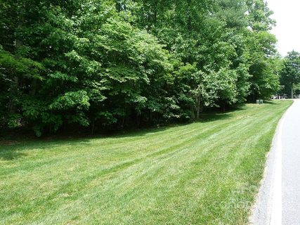 201 Bent Pine Trace active lot in Champion Hills, Hendersonville, NC