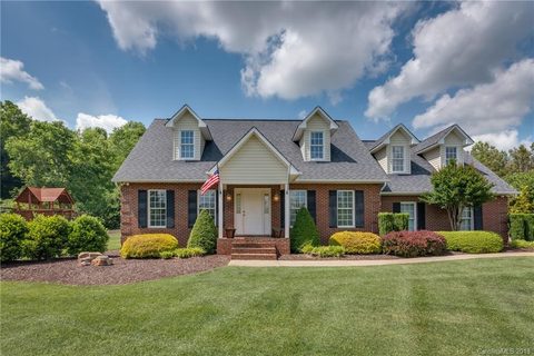 183 General Griffith Circle