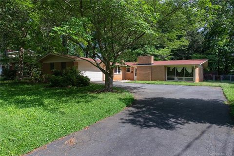 7600 Rolling Hill Road sold home in Lake Forest, Charlotte, NC