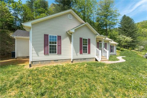 33 Forest Valley Road sold home in Parkway Forest, Sylva, NC