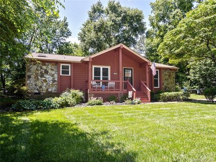 3022 Winding Trail