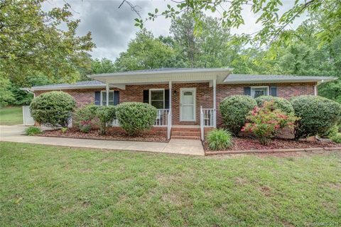 104 N College Manor Drive sold home in College Manor, Shelby, NC