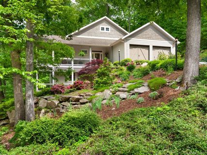 130 Stonebridge Drive sold home in Stonebridge, Hendersonville, NC