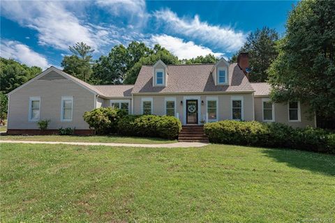924 Plantation Drive sold home in Plantation Heights, Lenoir, NC