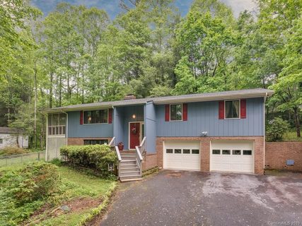 210 Mockingbird Drive sold home in Statonwoods, Hendersonville, NC