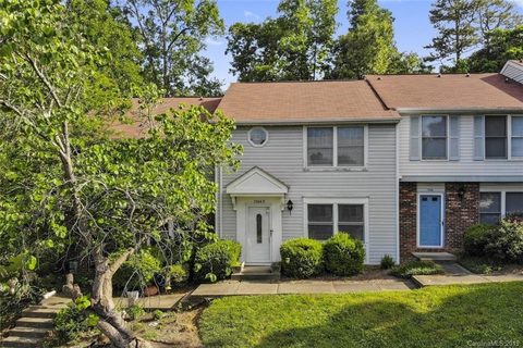 7304 Pebblestone Drive E sold home in Waterford Twn Homes, Charlotte, NC