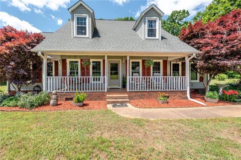 1320 Saddle Drive