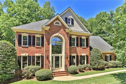 327 Summermore Drive sold home in Summerlin, Charlotte, NC