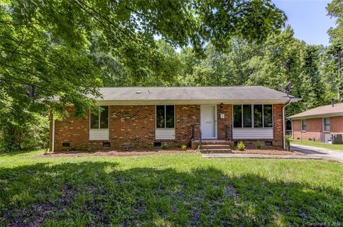 3948 Colebrook Road sold home in Colebrook, Charlotte, NC