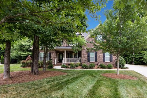 5004 Butler Court sold home in Twelve Oaks, Wesley Chapel, NC
