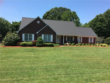 112 Carriage Lane sold home in Crescent Downs, Salisbury, NC