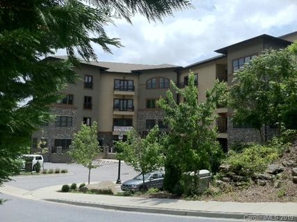 350 E Allen Street 407 sold condo in 350 East Allen Condominiums, Hendersonville, NC