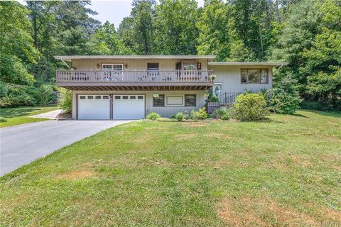 105 E Whisperwood Circle sold home in Whisperwood, Hendersonville, NC