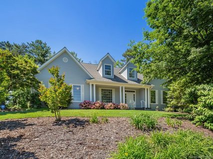 18 Fairway View Drive sold home in Fairway View Estates, Weaverville, NC