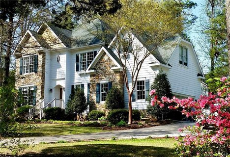 Previously sold for $305,000