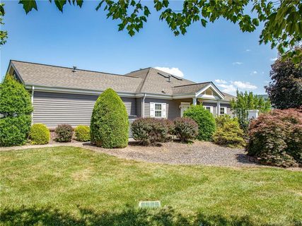 8b Heather Way