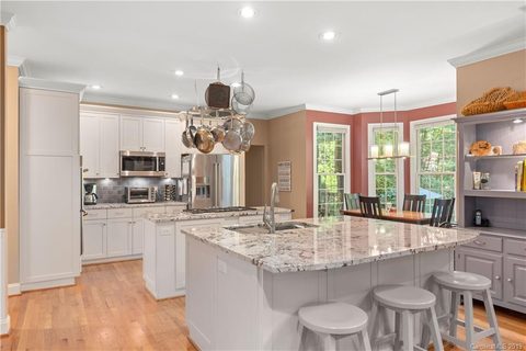 12 Dunnwoody Drive sold home in Coventry Woods, Arden, NC