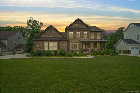 Previously sold for $552,900