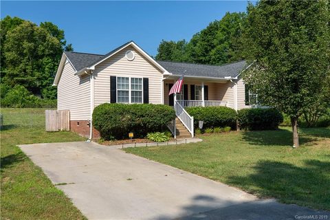 200 Sheffield Drive sold home in English Garden Park, York, SC
