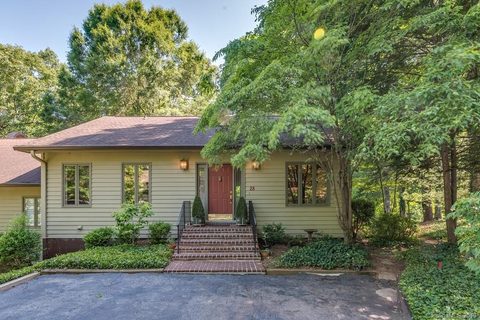 28 Hunting Country Trail