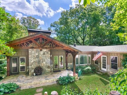 140 Rose Garden Lane