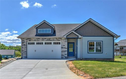 28 Foundry Lane sold home in Blacksmith Run, Hendersonville, NC