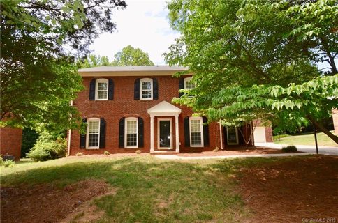 8121 High Oaks Lane
