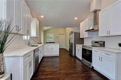 1341 Shamrock Drive sold home in Shamrock, Charlotte, NC