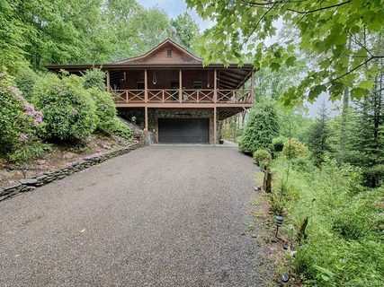 377 Sara Ridge Road sold home in Woodstream, Waynesville, NC