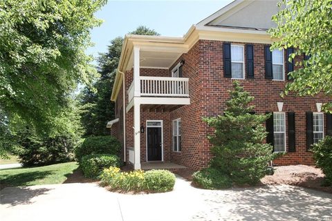 318 Armour Street sold townhome in Davidson Place, Davidson, NC