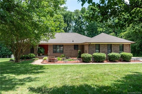 634 Sunridge Drive sold home in Eastridge, Lincolnton, NC