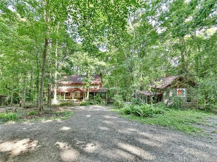 1449 Roundstone Road sold home in Crescent Land and Timber, Sherrills Ford, NC