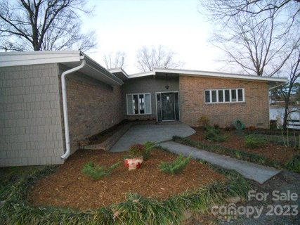 240 Riverview Circle