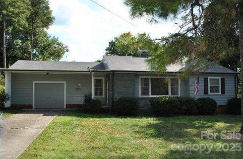 339 Roberts Street