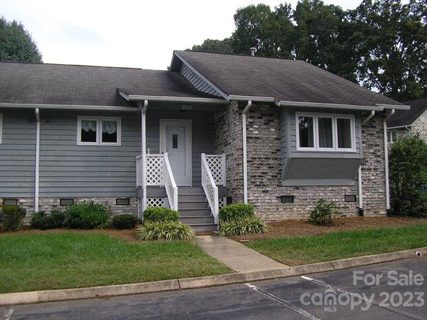 1001 Wellington Hills Circle