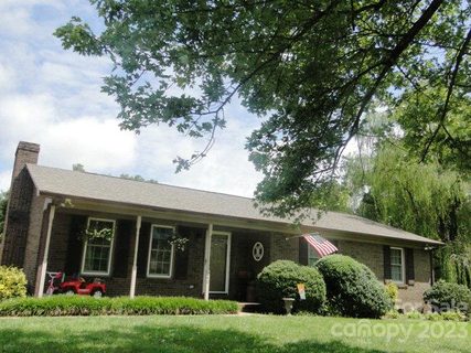 240 Larkspur Road