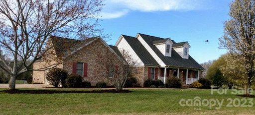 106 Carriage Lane