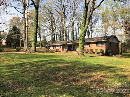 1031 Rowan Circle
