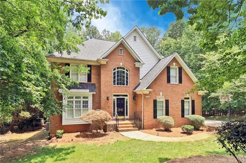 Previously sold for $610,000