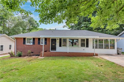 1301 Lynhurst Drive