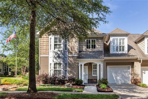 18625 Cloverstone Circle sold home in Edinburgh, Cornelius, NC
