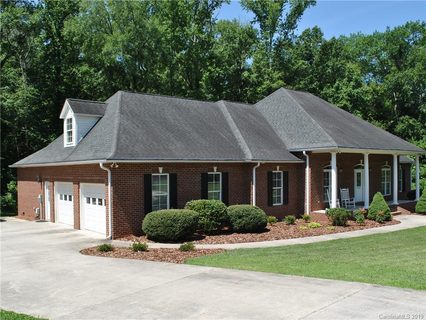 1033 Loganberry Lane