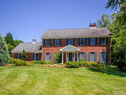 212 Raintree Drive