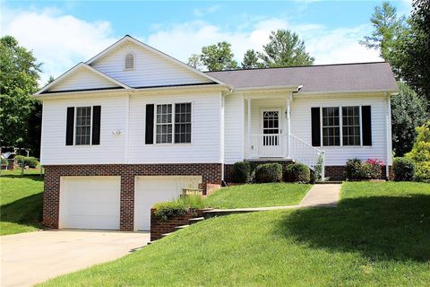 4196 Lindsay Street sold home in Dealcrest Park, Lenoir, NC